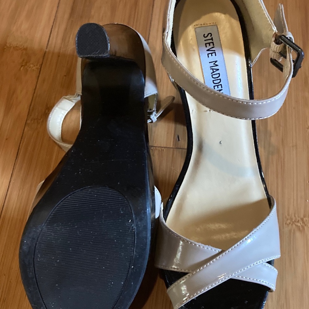 Heels - Picture 3 of 3
